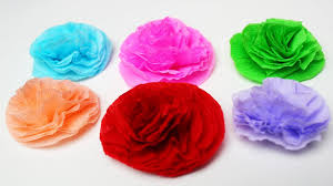 cómo hacer flores de papel crepe colores con manualidad para regalar